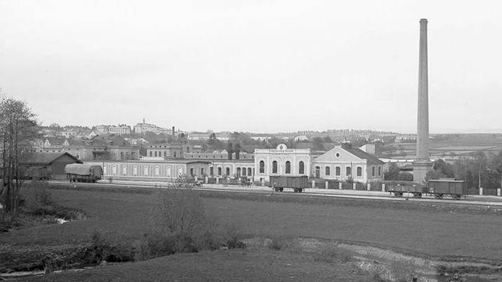 Od založení tkalcovny uběhlo přesně 123 let