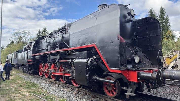 Rakouská parní lokomotiva ožije po necelých dvou měsících práce. Lidem se ukáže už tuto sobotu