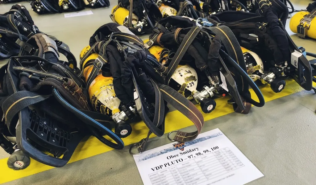 Profesionálové rozdali dýchací techniku, někteří dobráci se ale bouří