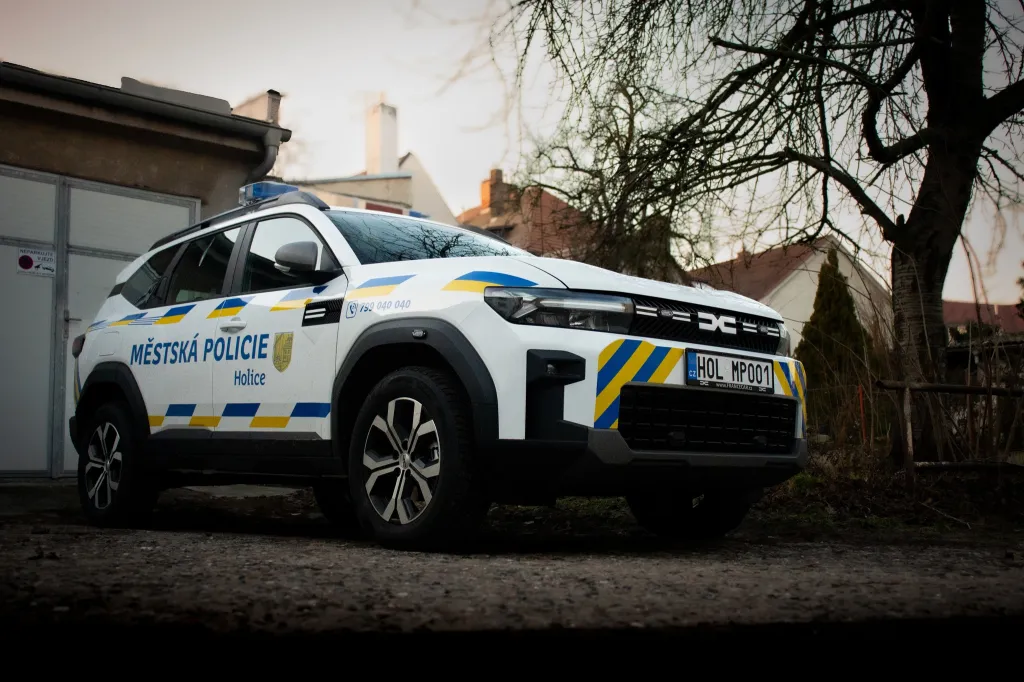 Historická změna v Holicích: Od ledna dohlíží na pořádek vlastní městská policie. Sloužit má lidem, ne jen rozdávat pokuty