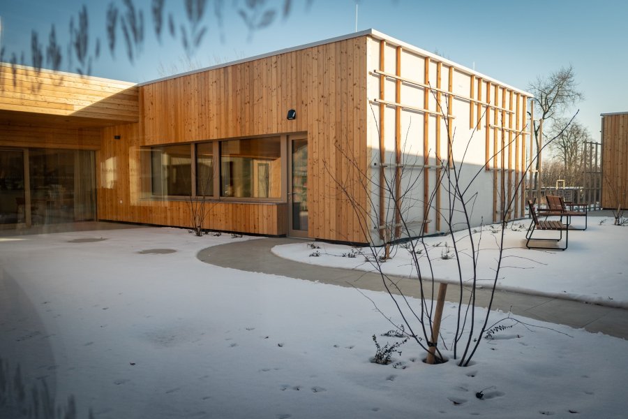 Ve Vendolí se otevřel nový domov pro seniory. Nabídne soukromí, péči a unikátní příběh o stromu