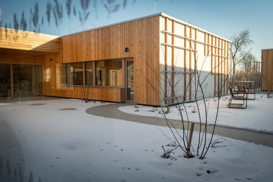 Ve Vendolí se otevřel nový domov pro seniory. Nabídne soukromí, péči a unikátní příběh o stromu