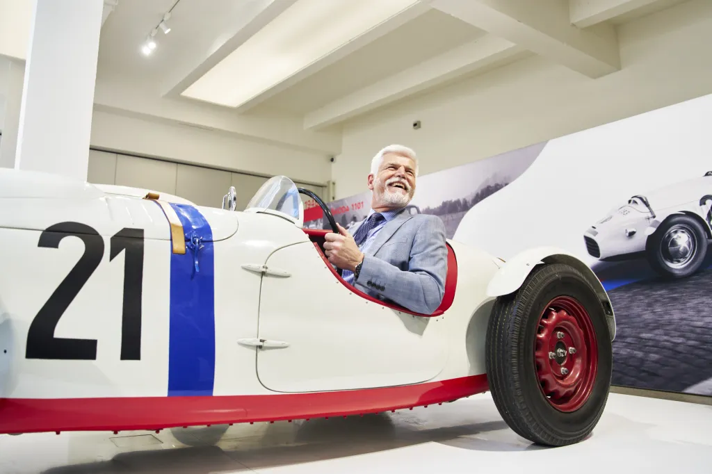 Prezident Petr Pavel navštívil hlavní závod automobilky Škoda Auto v Mladé Boleslavi