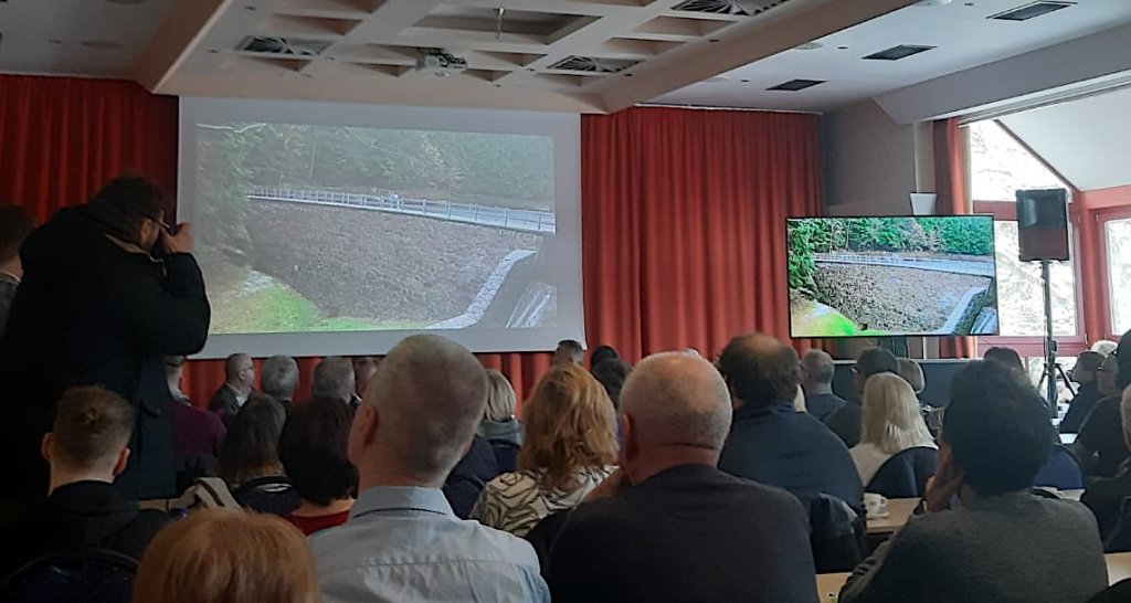 Ivanské jezero se dočká záchrany za 100 milionů. Starosta slaví politické body, ještě v létě ale novou hráz ostře odmítal