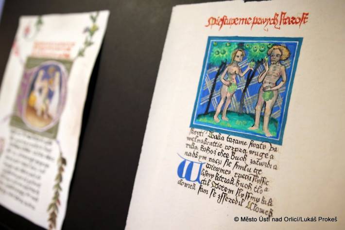 Výtvarný obor ZUŠ vystavuje v knihovně