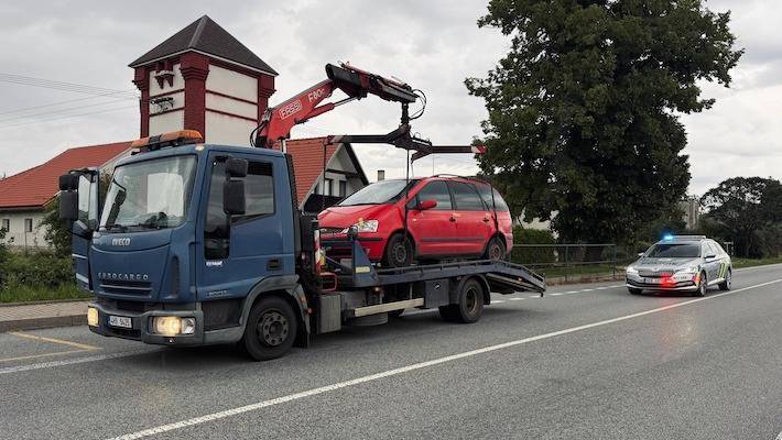 Kradeným fordem na houby, vlakem zpět