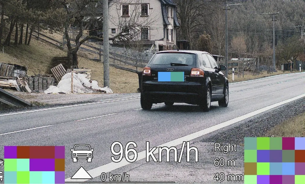 Mladá řidička Audi jela v Dolní Olešnici 96 km/h. Na místě přišla o průkaz a hrozí jí vysoká pokuta