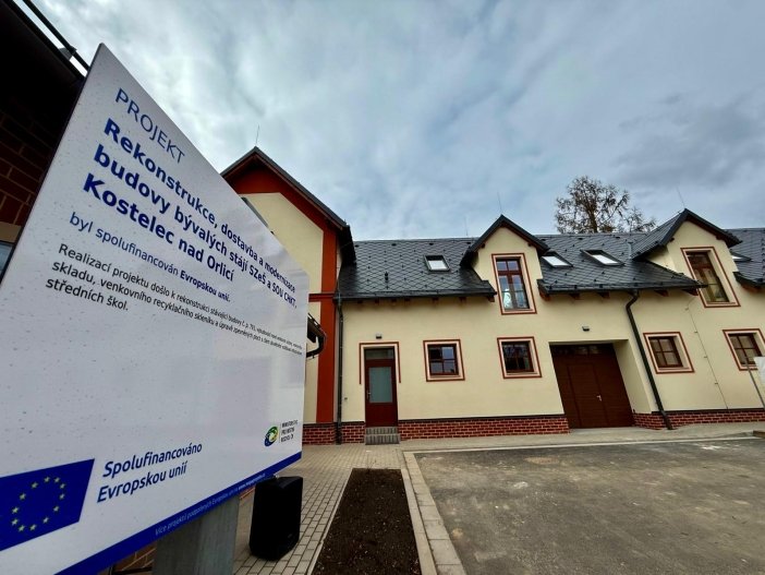 Kostelecká střední škola má nové zázemí pro praktickou výuku