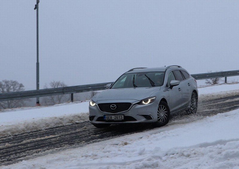 Pardubický kraj spouští unikátní kurz bezpečné jízdy pro mladé řidiče