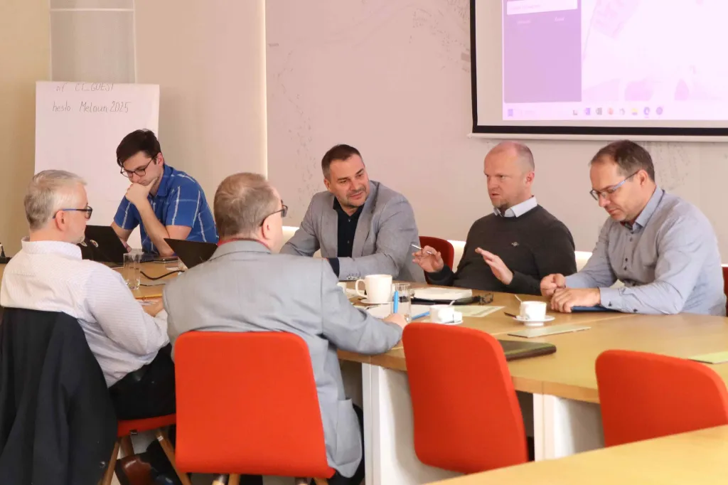 Už máte dost kamionů pod okny? Česká Třebová tlačí na červenou variantu obchvatu, ale papírování vázne