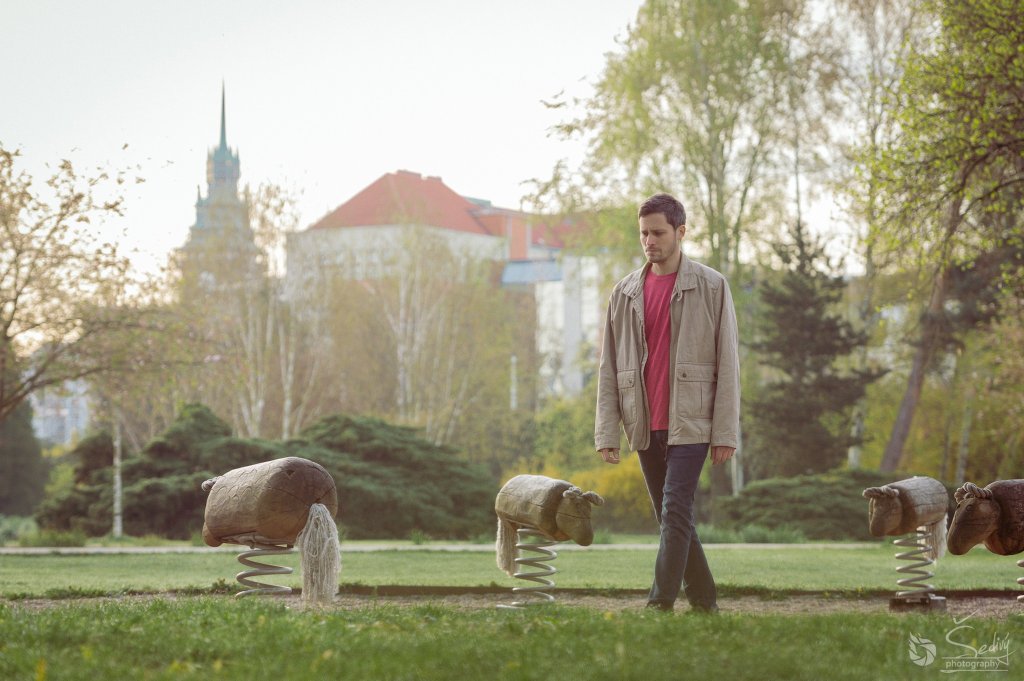 Pardubice míří na stříbrné plátno. Nová komedie si bere na paškál šmejdy mezi kouči