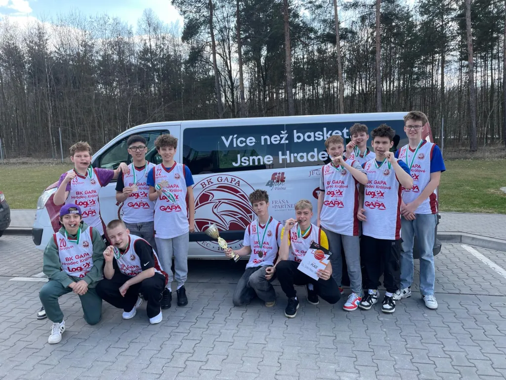 Bronz z CEYBL: Hradecká U14 ukázala charakter i herní kvalitu