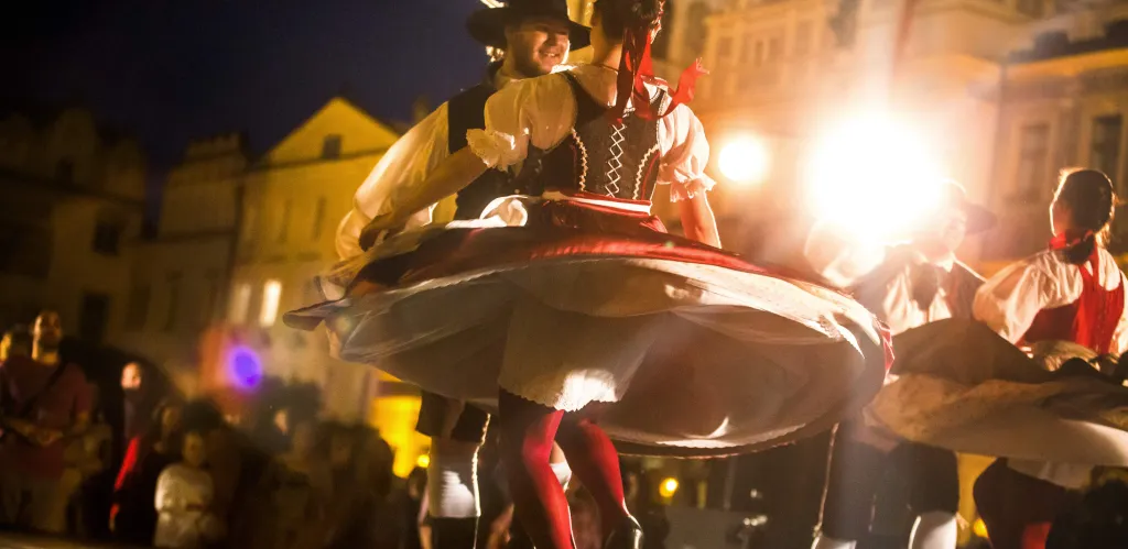 Desítky kulturních projektů získaly podporu města: nabídnou festivaly, divadlo i výstavy v roce 2026